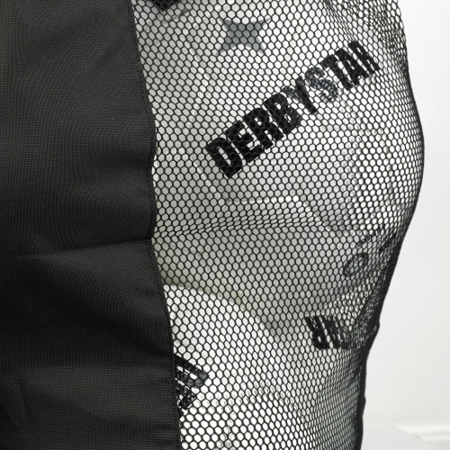 DERBYSTAR Ballsack für bis zu 12 Bälle Nahaufnahme Netz
